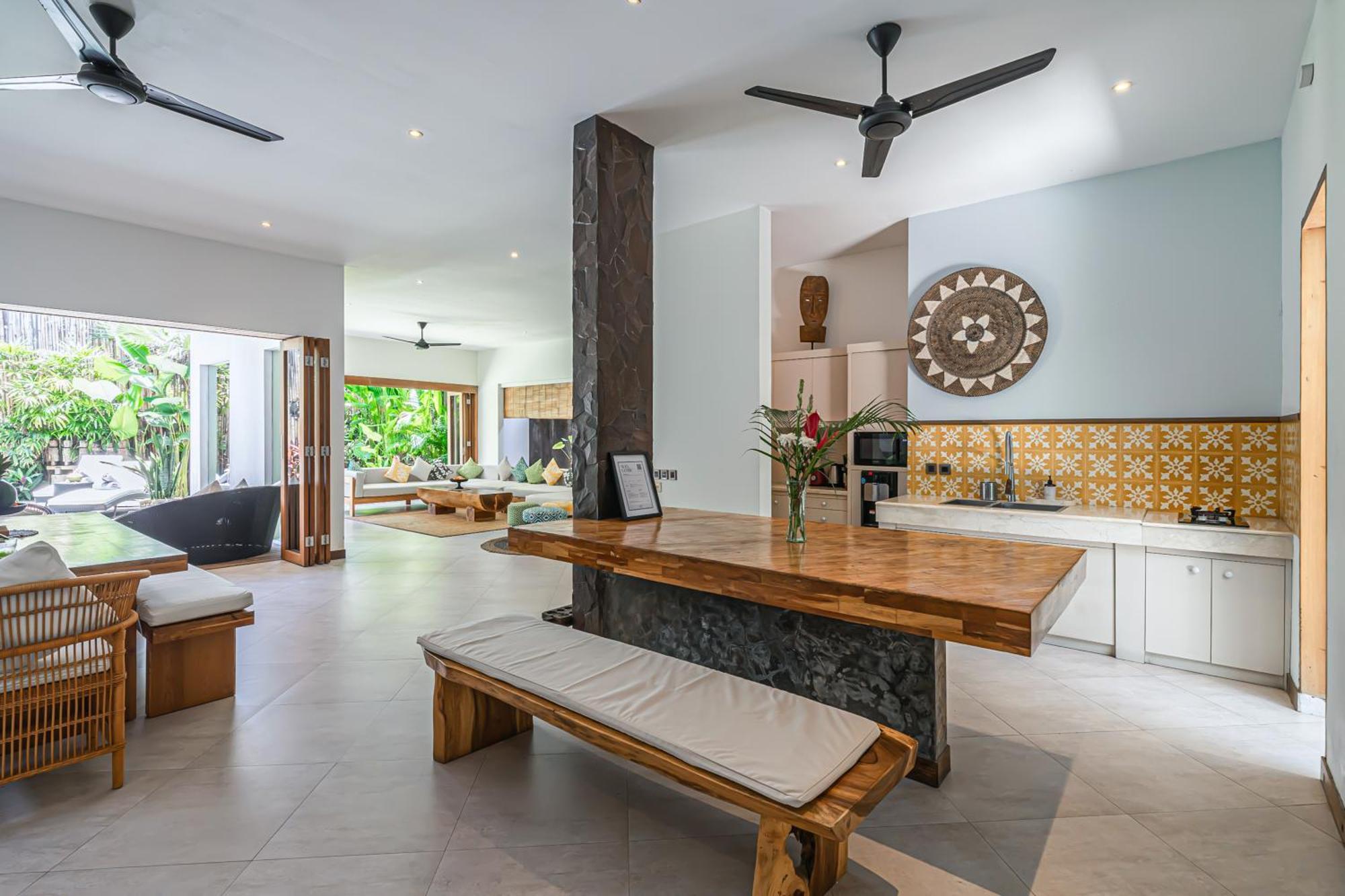 Puri Aman - Unique & Lush 3br Pool Nearby Canggu (Bali)